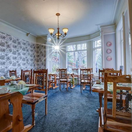 Bed and Breakfast The Grove Вітбі Екстер'єр фото